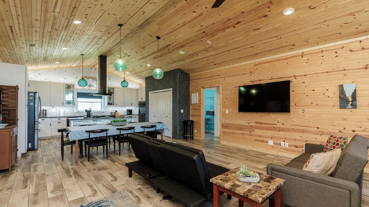 Photo of Others in Leeward Sands