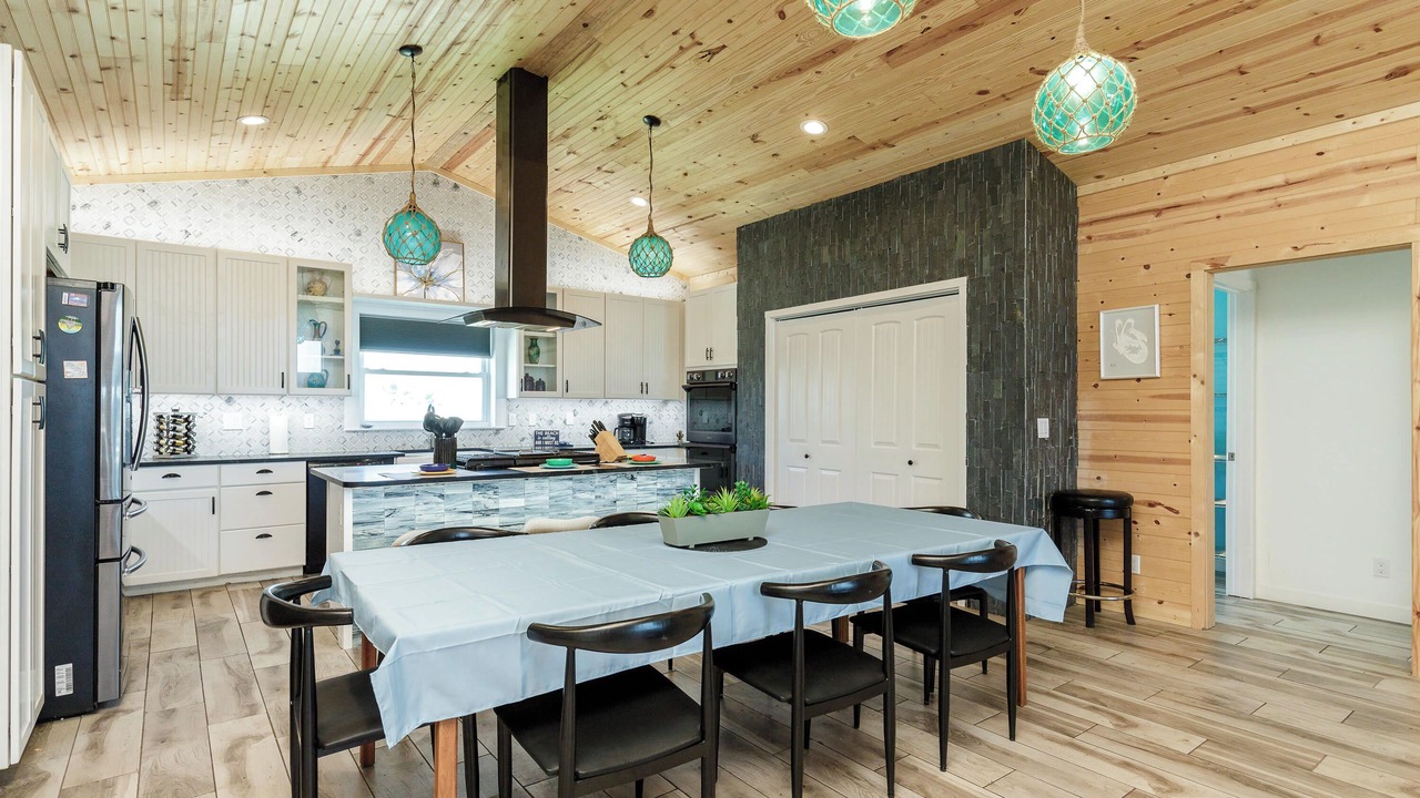 Photo of Others in Leeward Sands