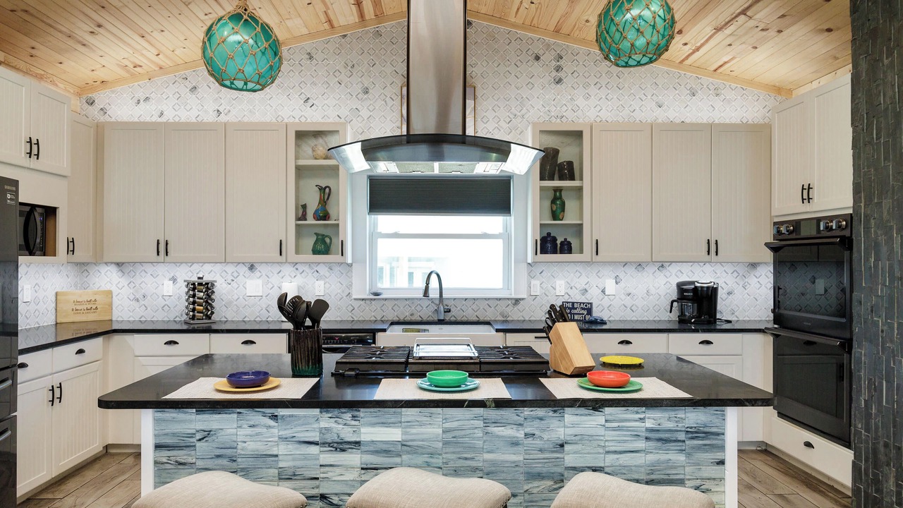 Photo of Others in Leeward Sands