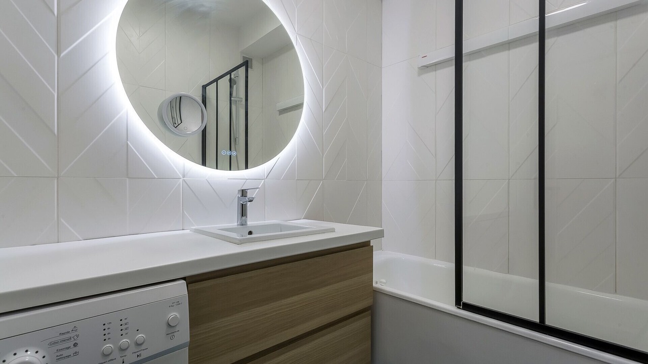 Photo of Others in 2nd Arrondissement