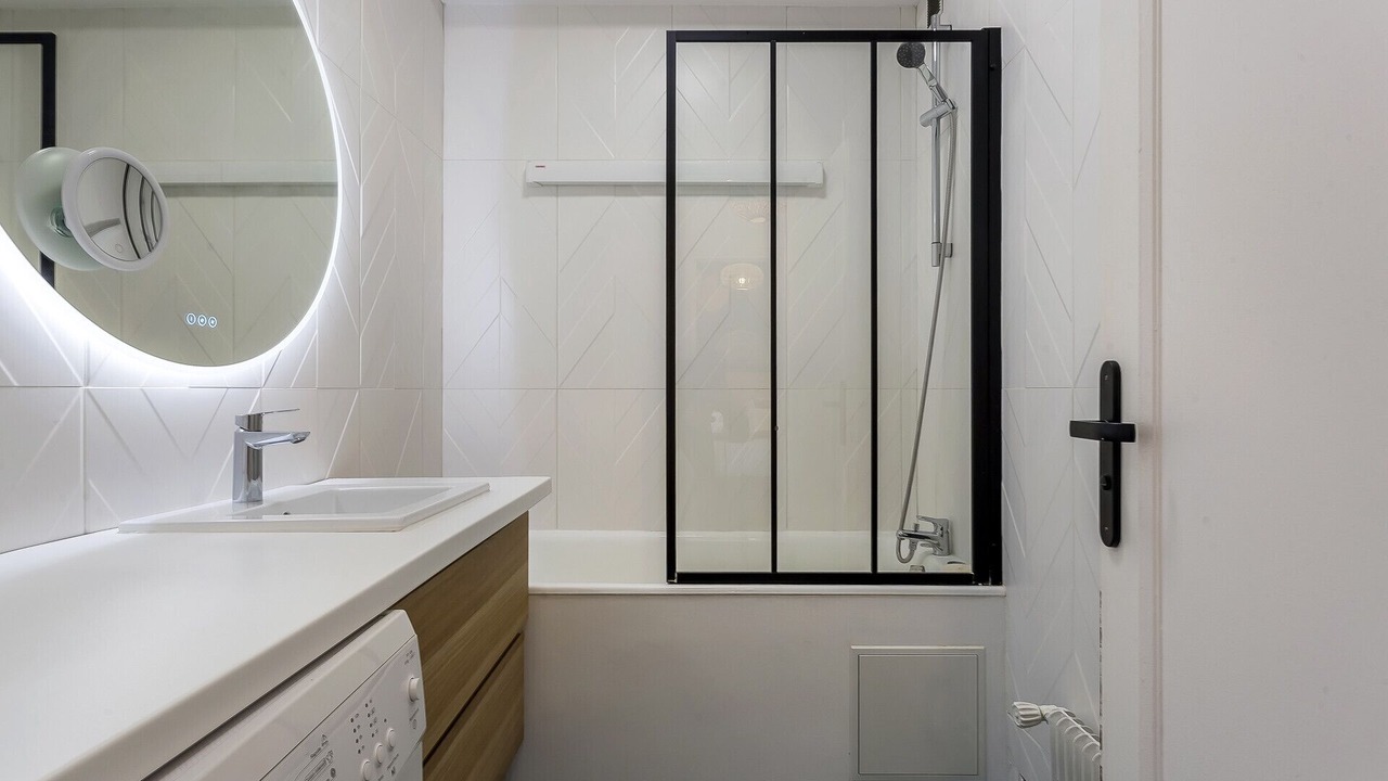 Photo of Others in 2nd Arrondissement