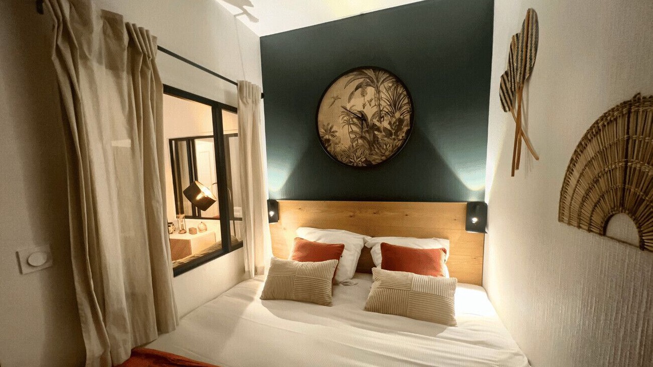 Photo of Others in 2nd Arrondissement