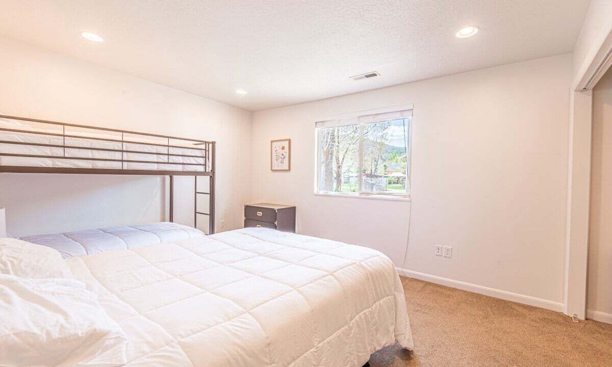 Photo of Bedroom in Laketown