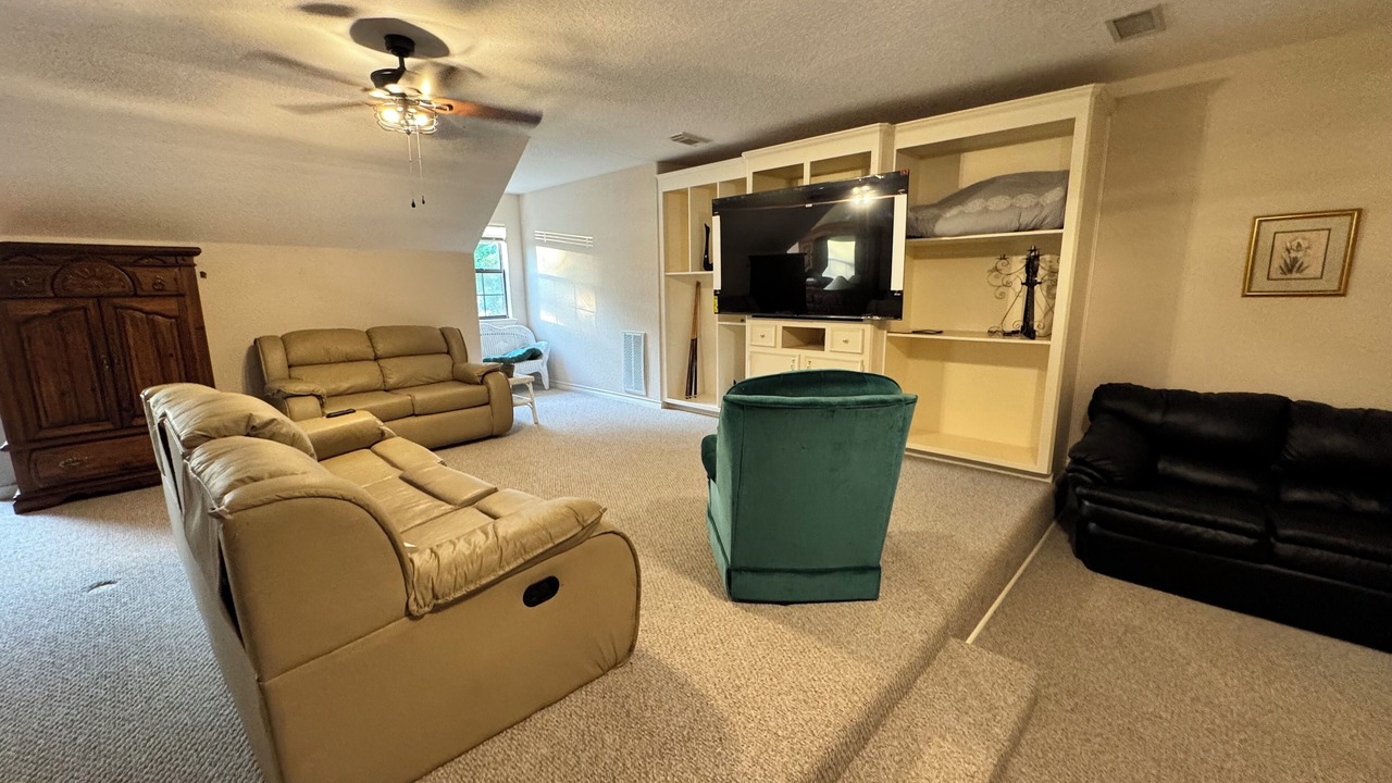 Photo of Livingroom in West Livingston
