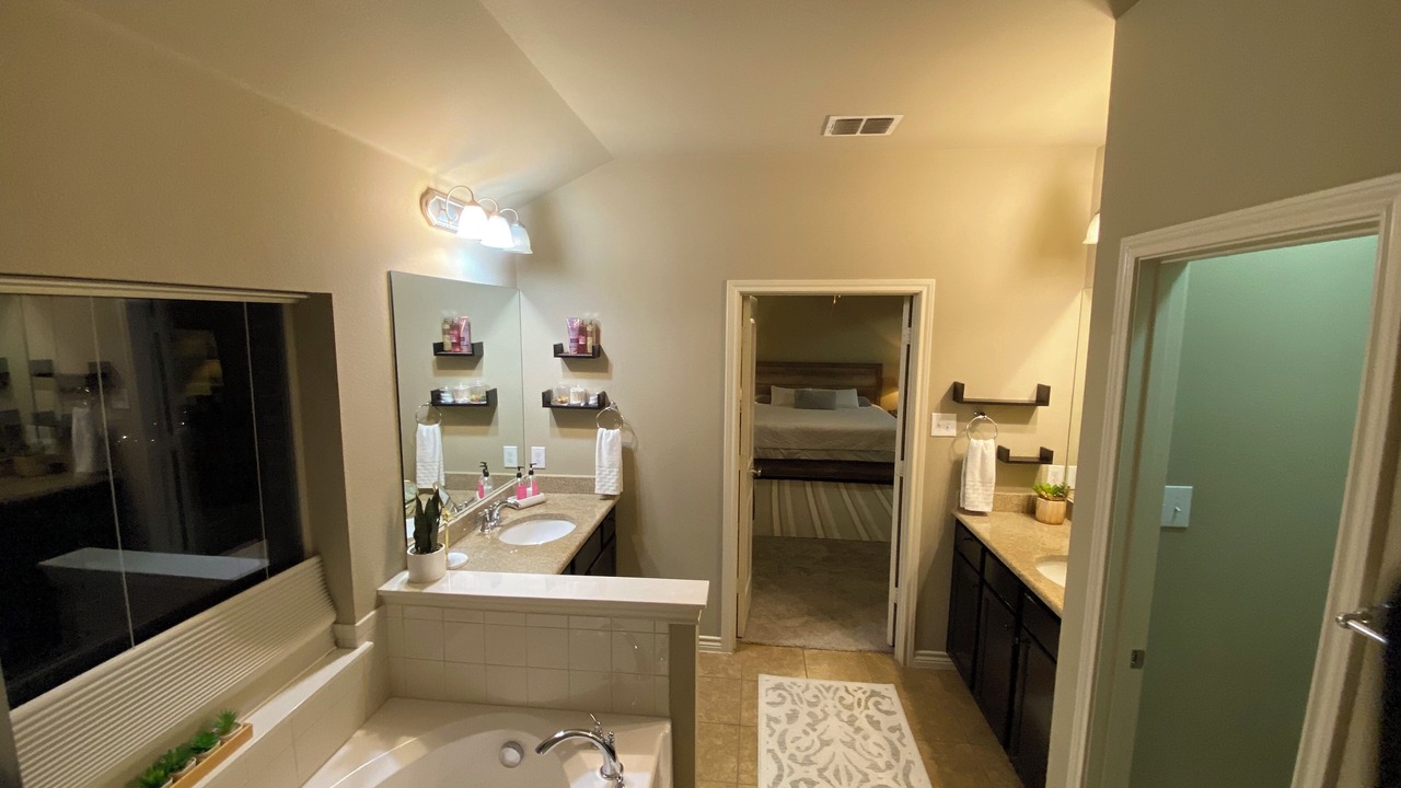 Photo of Bathroom in Fossil Creek