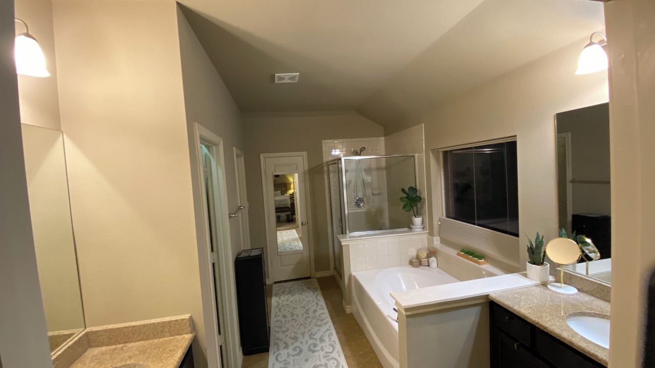Photo of Bathroom in Fossil Creek