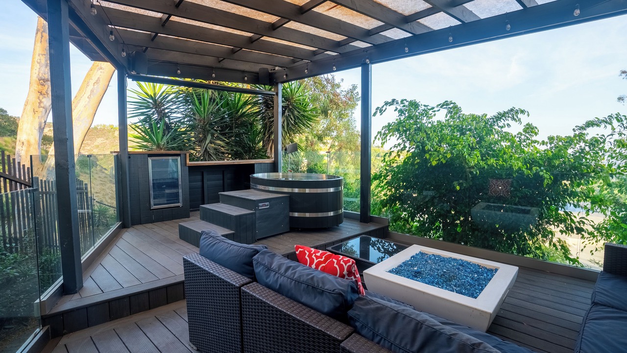 Photo of Patio Balcony in Beverly Glen