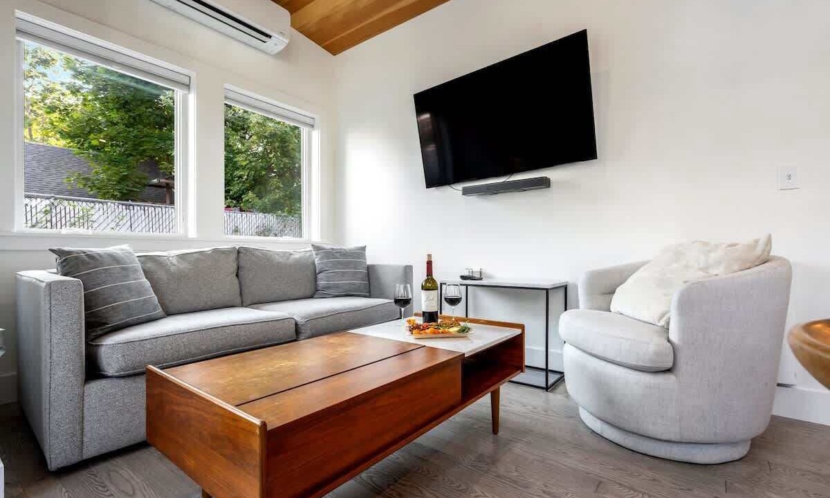 Photo of Livingroom in Oakdale