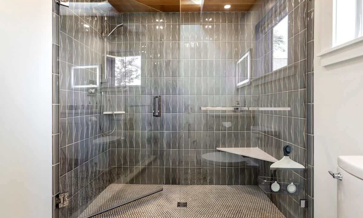 Photo of Bathroom in Oakdale