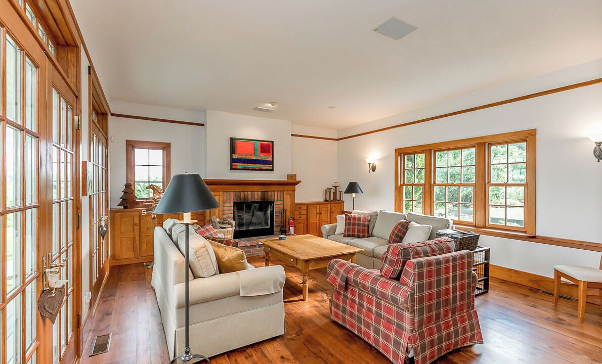 Photo of Livingroom in Terra Nova
