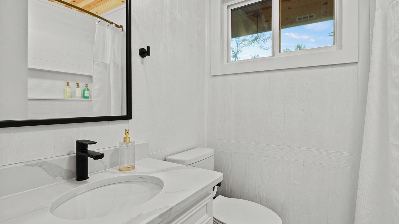 Photo of Bathroom in Gober