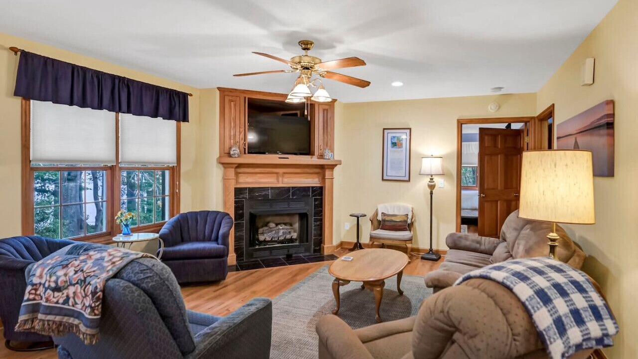 Photo of Livingroom in Leesville