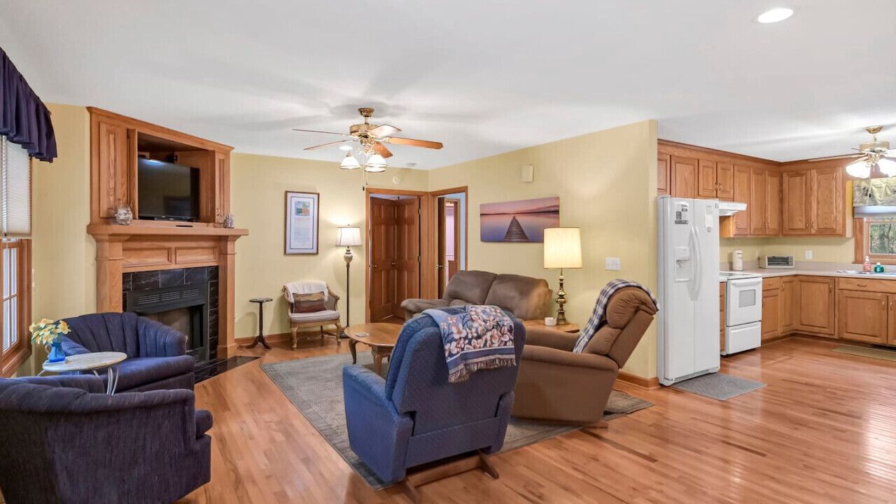 Photo of Livingroom in Leesville