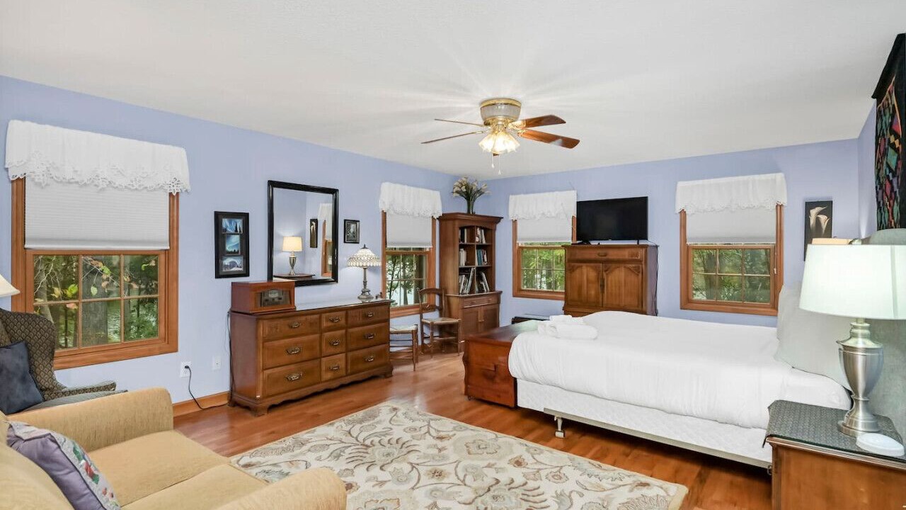 Photo of Bedroom in Leesville
