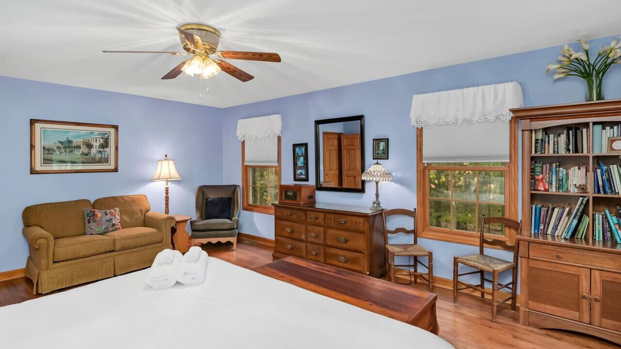 Photo of Bedroom in Leesville