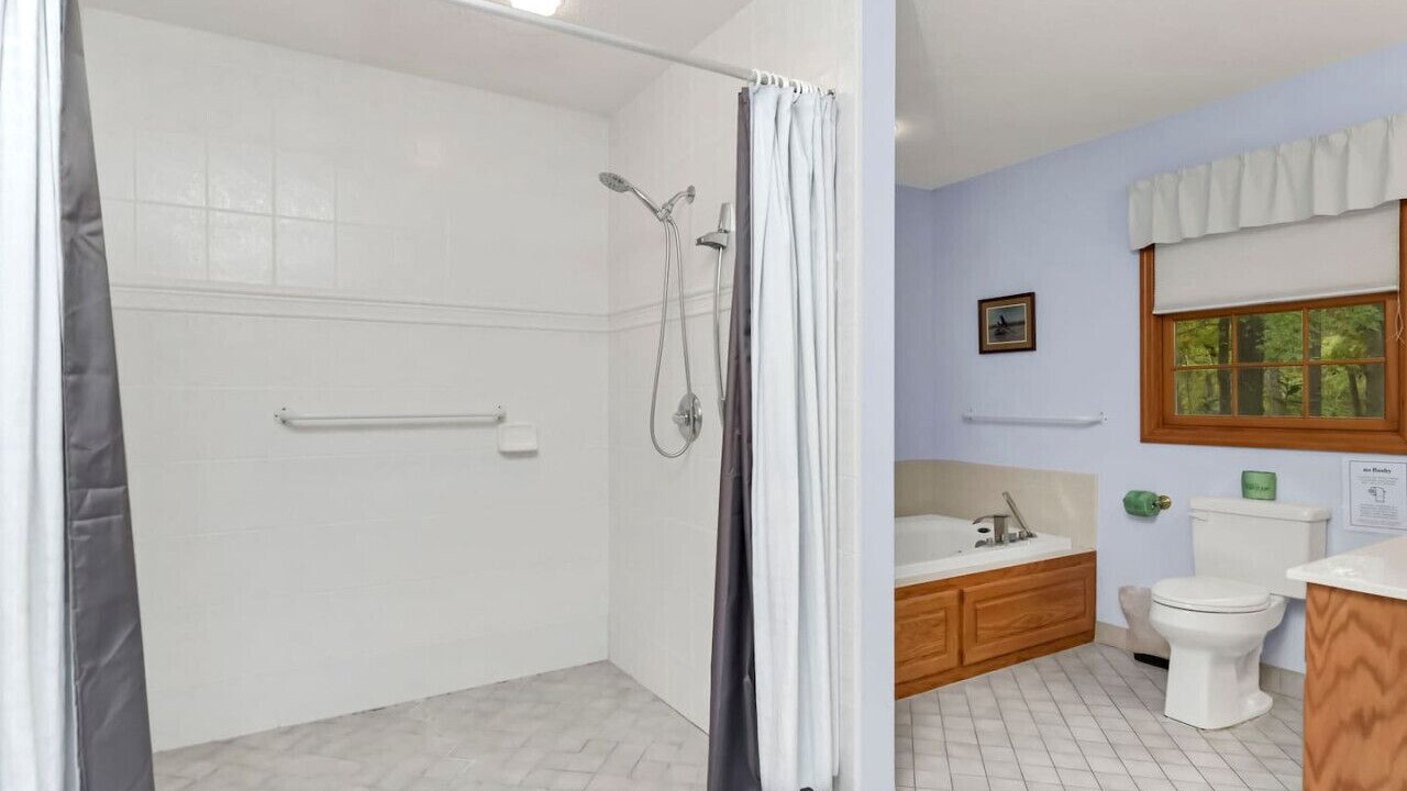 Photo of Bathroom in Leesville