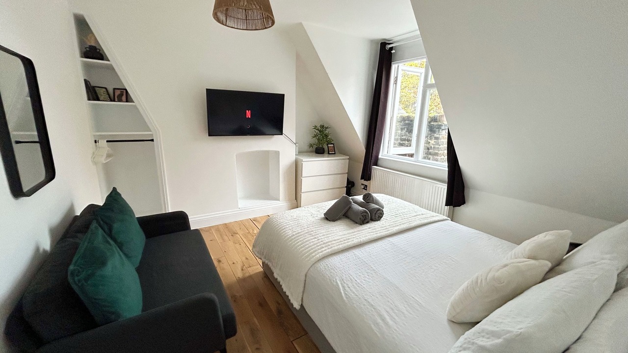 Photo of Bedroom in Homerton