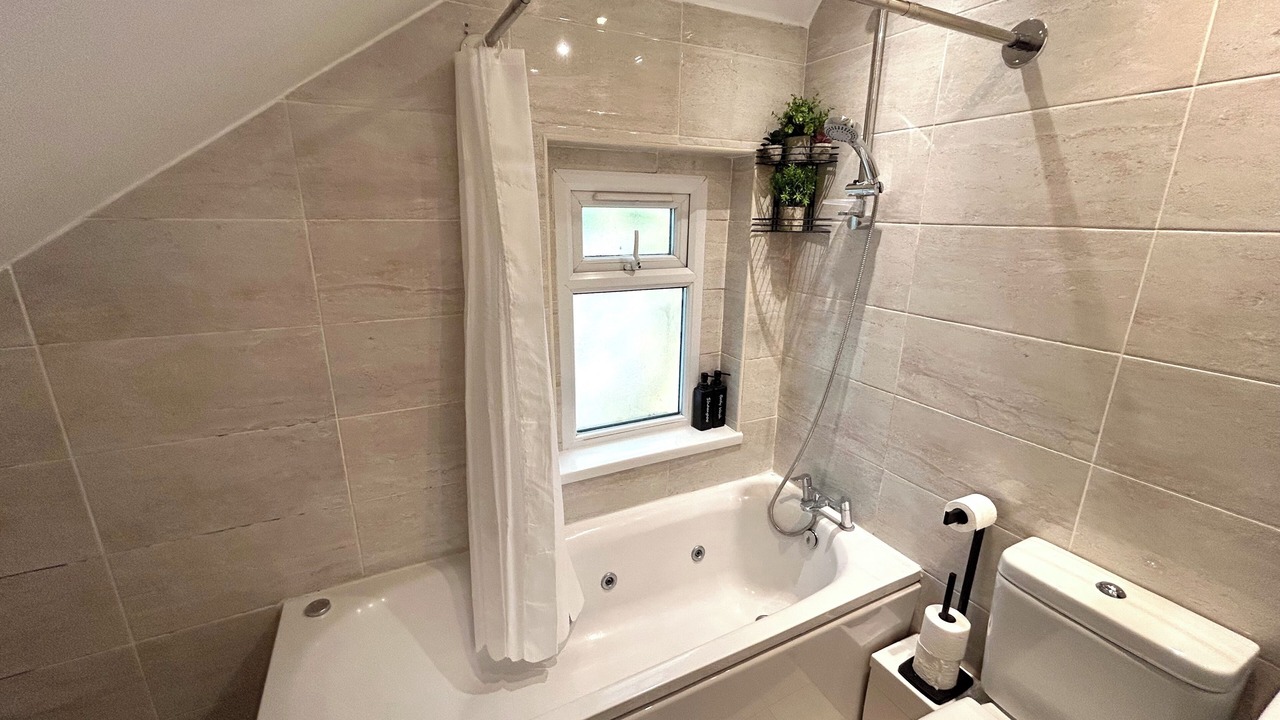 Photo of Bathroom in Homerton