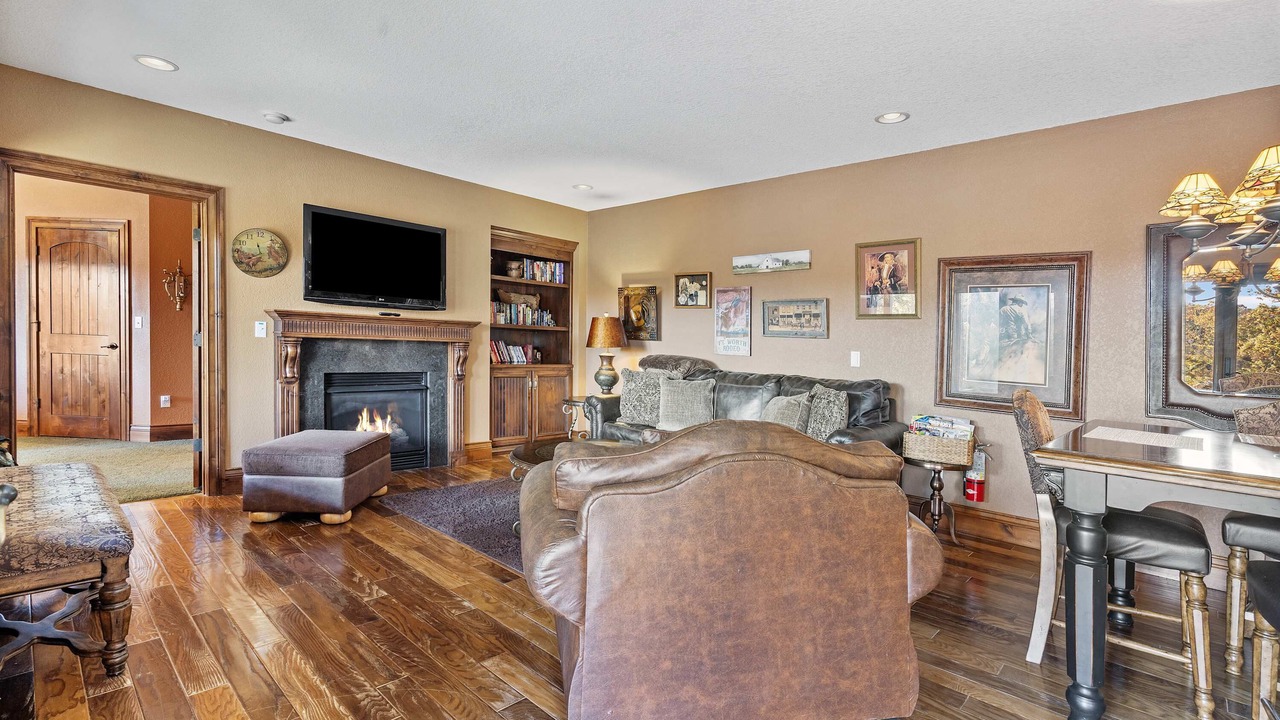 Photo of Bedroom in Branson Theater District