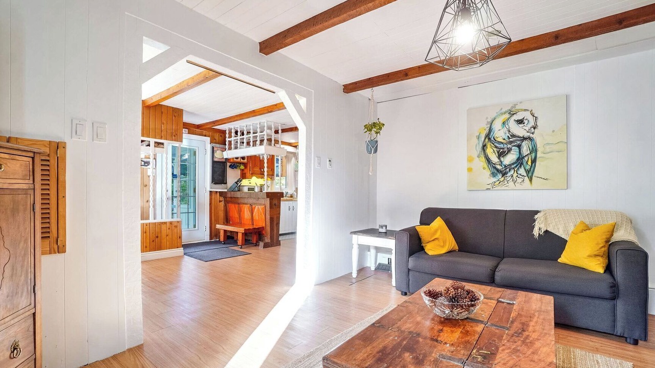 Photo of Livingroom in St-Adolphe-d'Howard