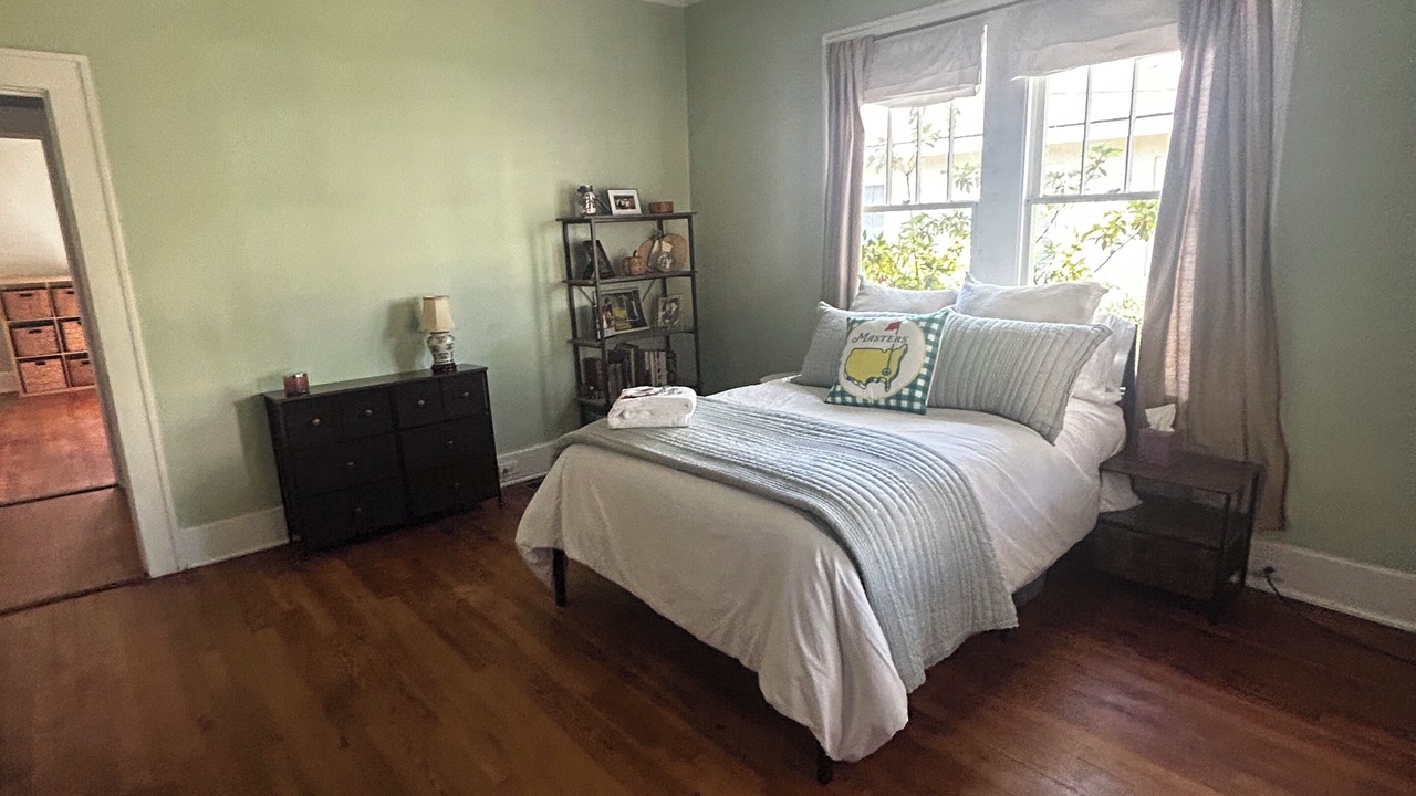 Photo of Bedroom in Midtown
