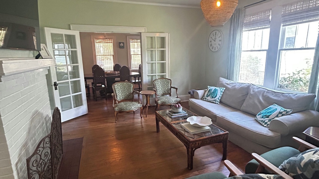 Photo of Livingroom in Midtown