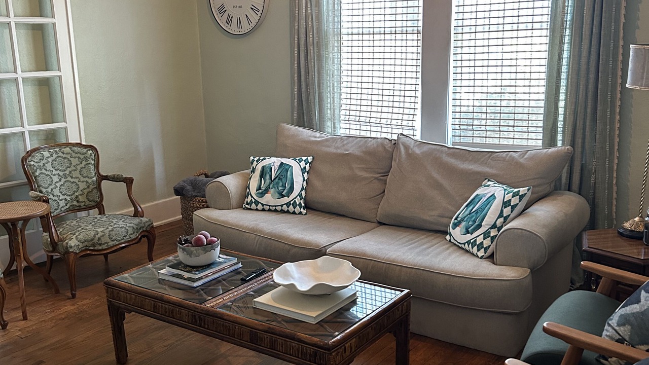 Photo of Livingroom in Midtown