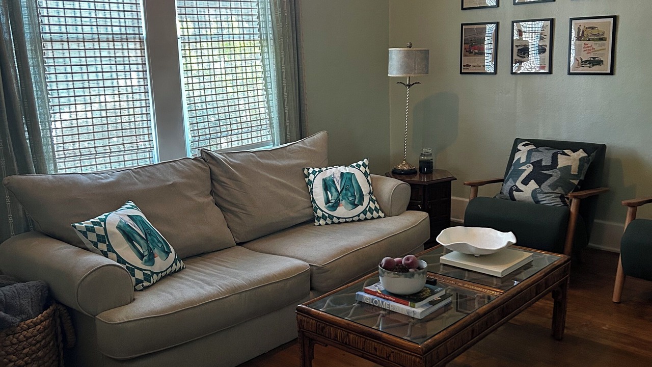 Photo of Livingroom in Midtown