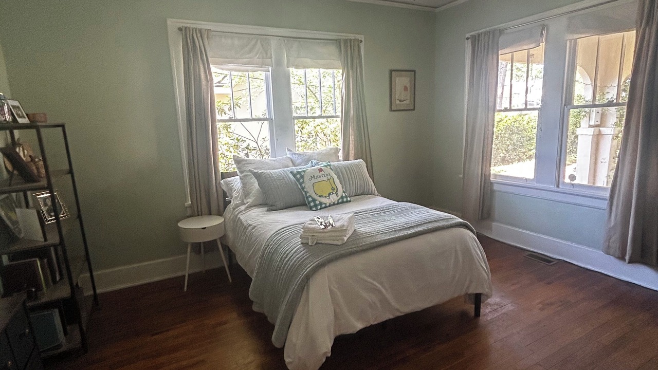 Photo of Bedroom in Midtown