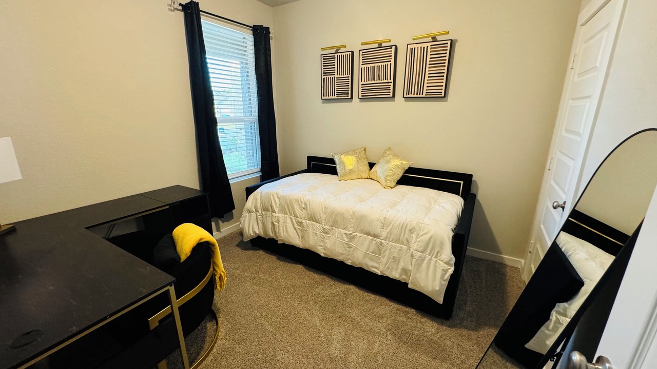 Photo of Bedroom in Southeast Houston