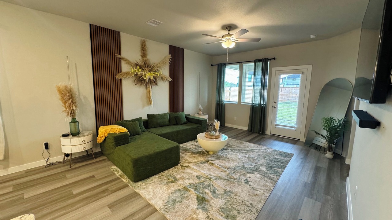 Photo of Livingroom in Southeast Houston