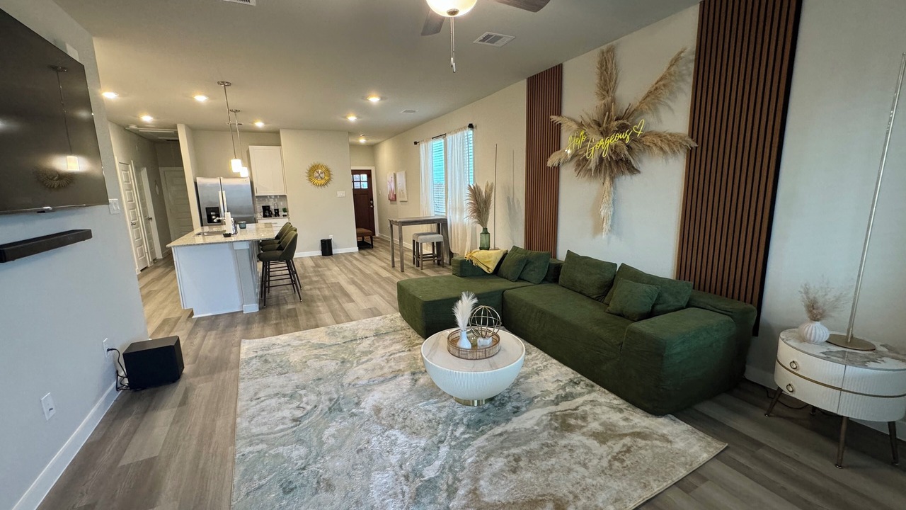 Photo of Livingroom in Southeast Houston