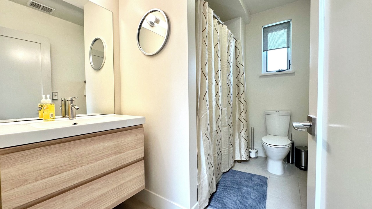 Photo of Bathroom in North Oak Park