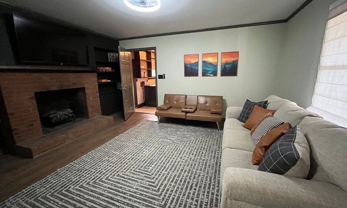 Photo of Livingroom in Winston - Salem