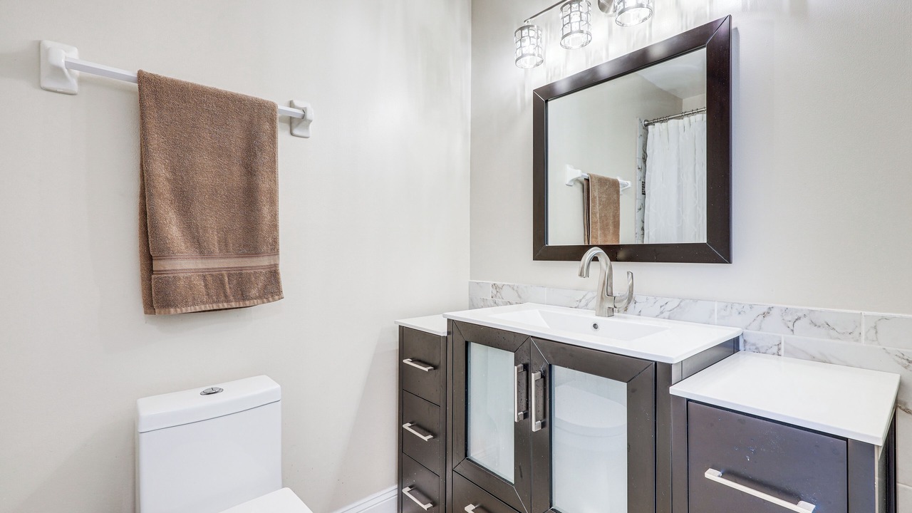Photo of Bathroom in Girvin