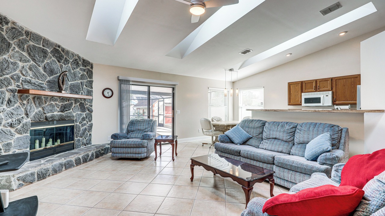 Photo of Livingroom in Girvin