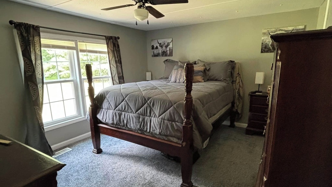 Photo of Bedroom in Crisp