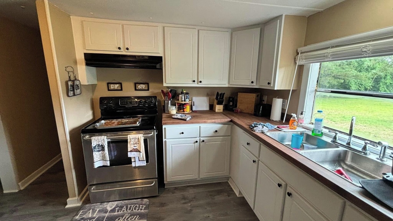 Photo of Kitchen in Crisp