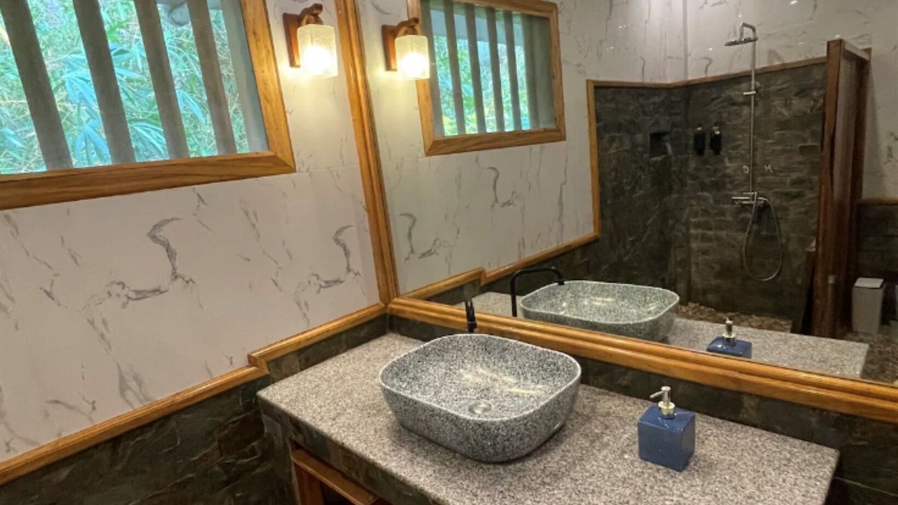 Photo of Bathroom in Kahuku