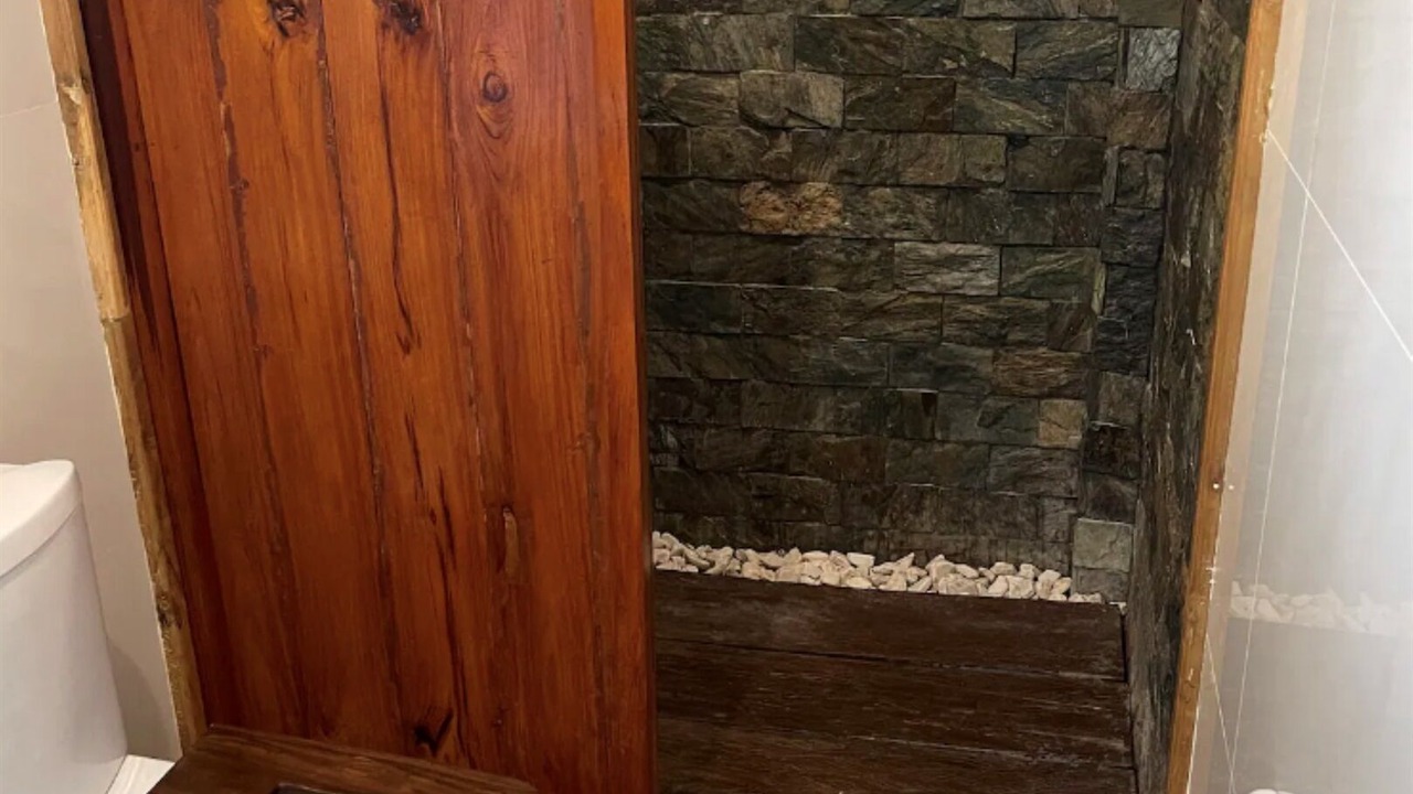 Photo of Bathroom in Kahuku