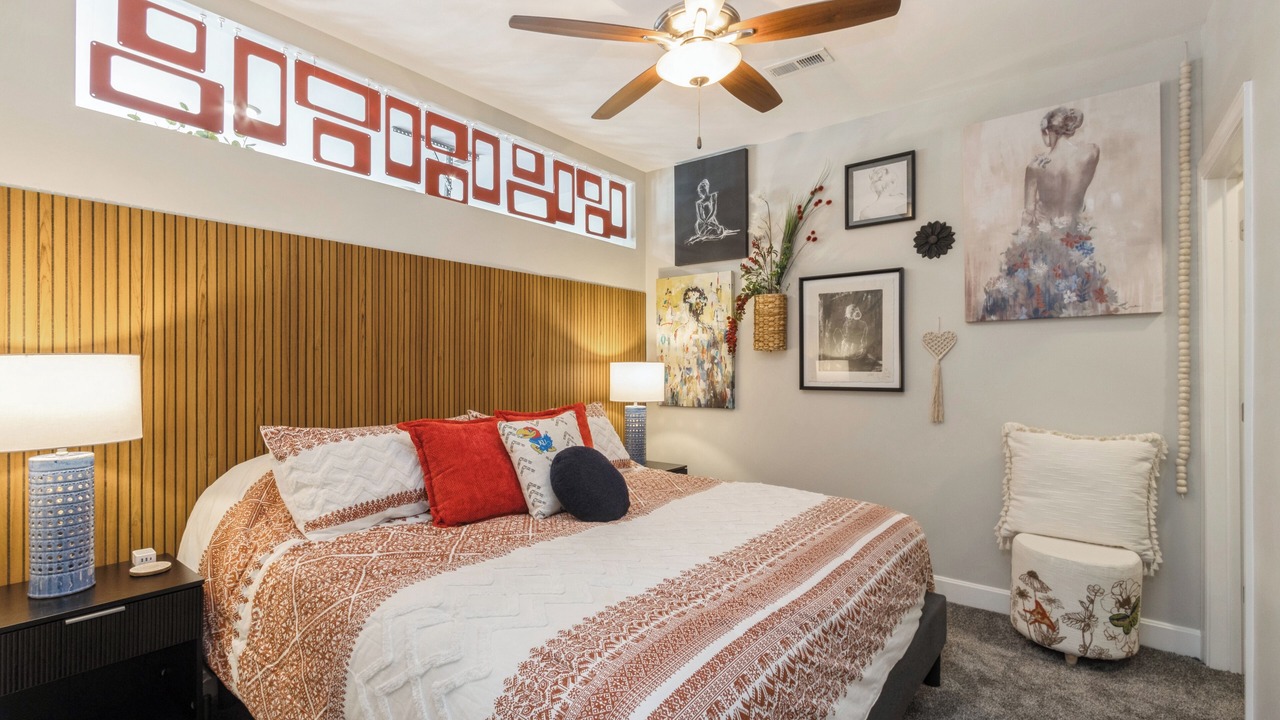 Photo of Bedroom in Lawrence