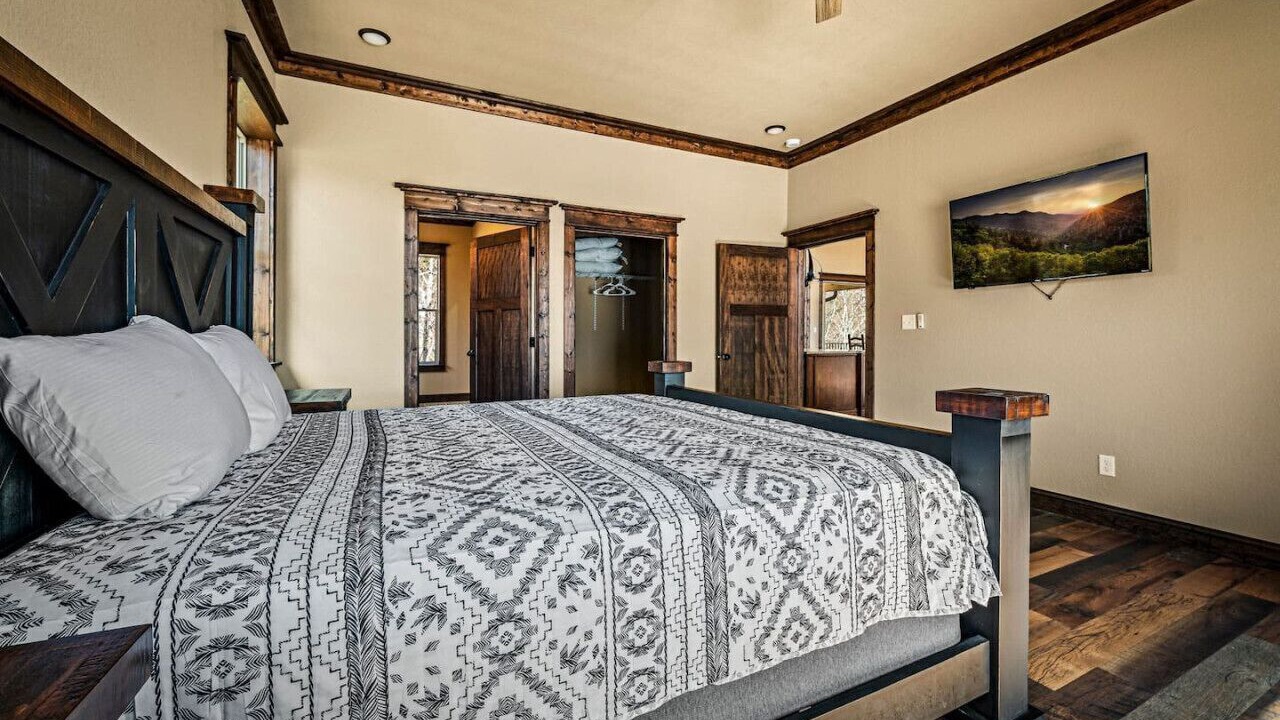 Photo of Bedroom in Gatlinburg - Pigeon Forge