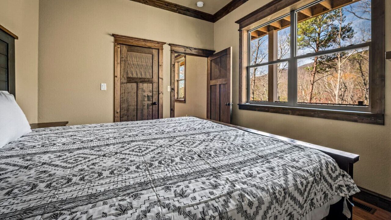 Photo of Bedroom in Gatlinburg - Pigeon Forge