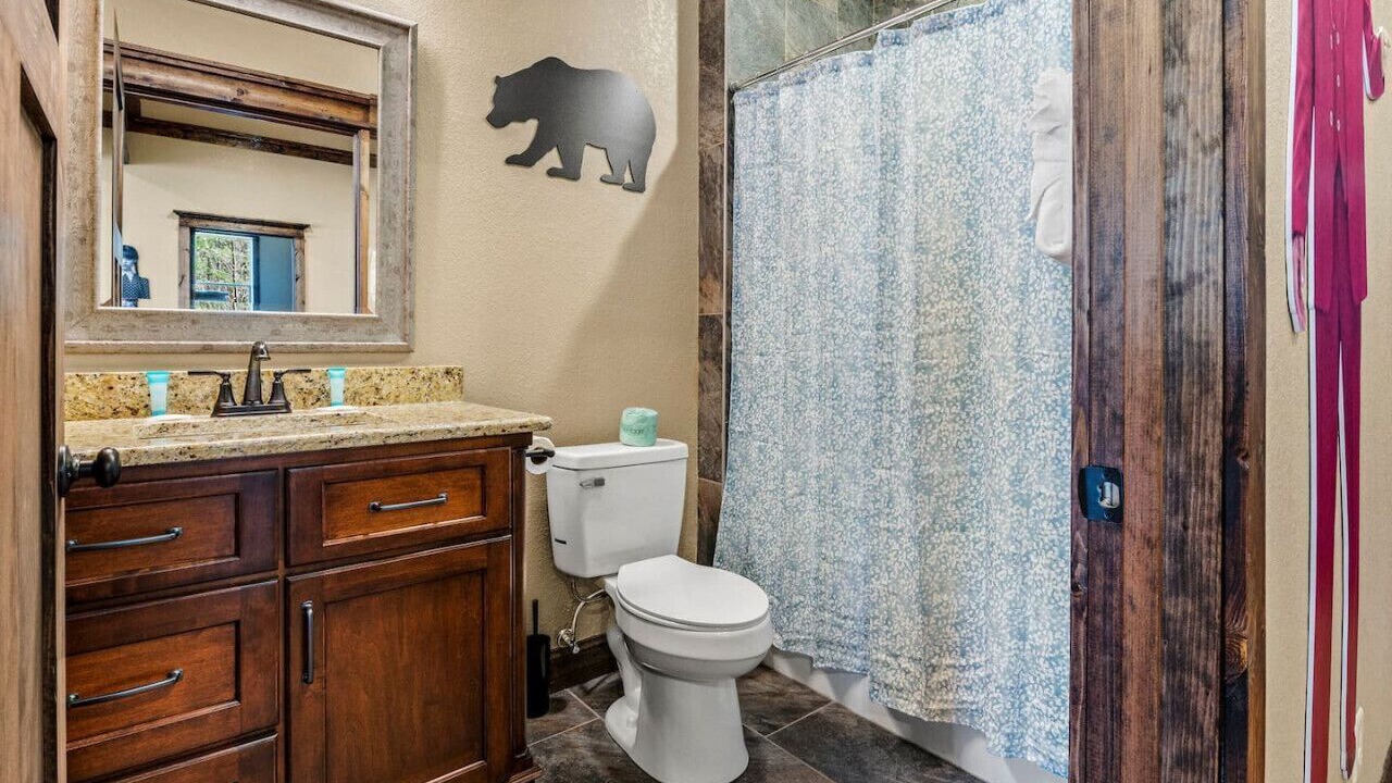 Photo of Bathroom in Gatlinburg - Pigeon Forge
