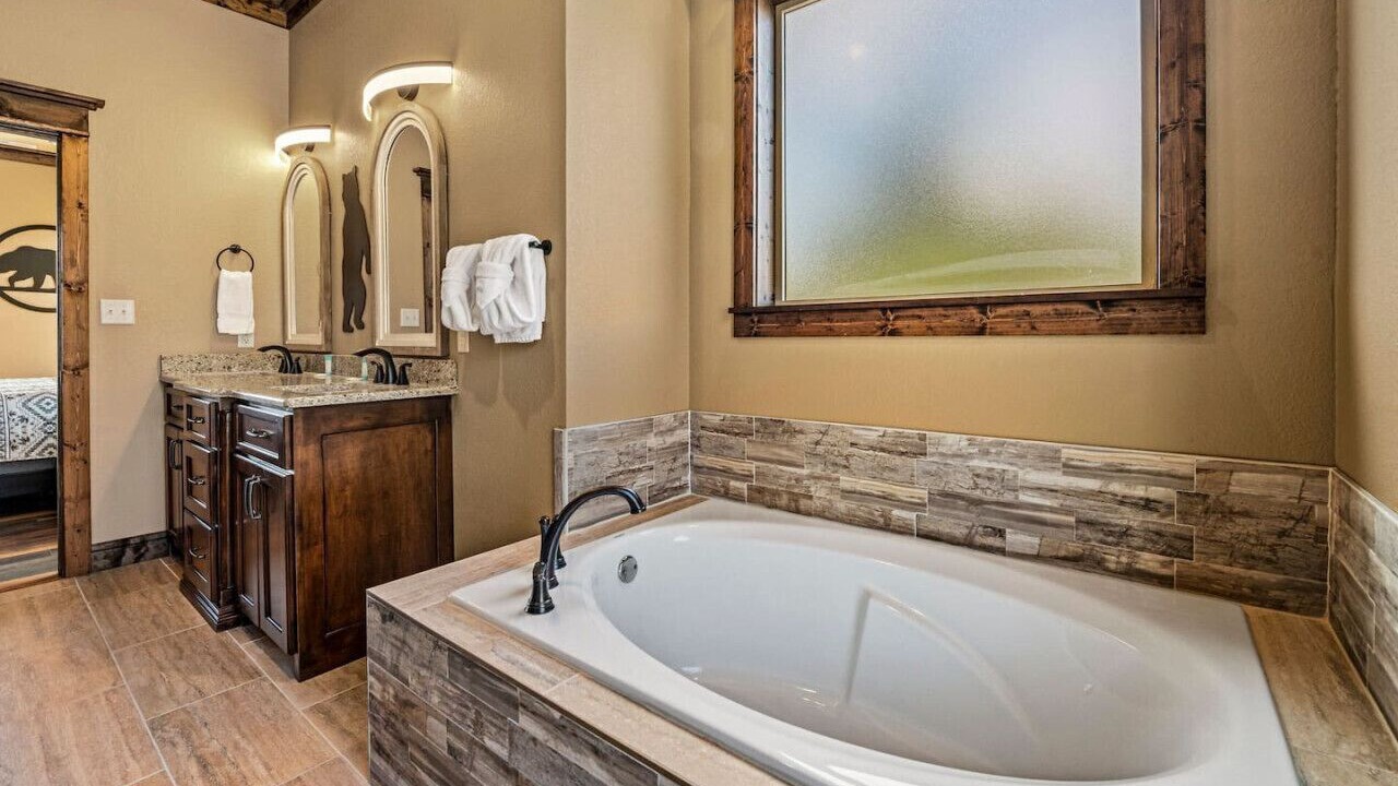 Photo of Bathroom in Gatlinburg - Pigeon Forge
