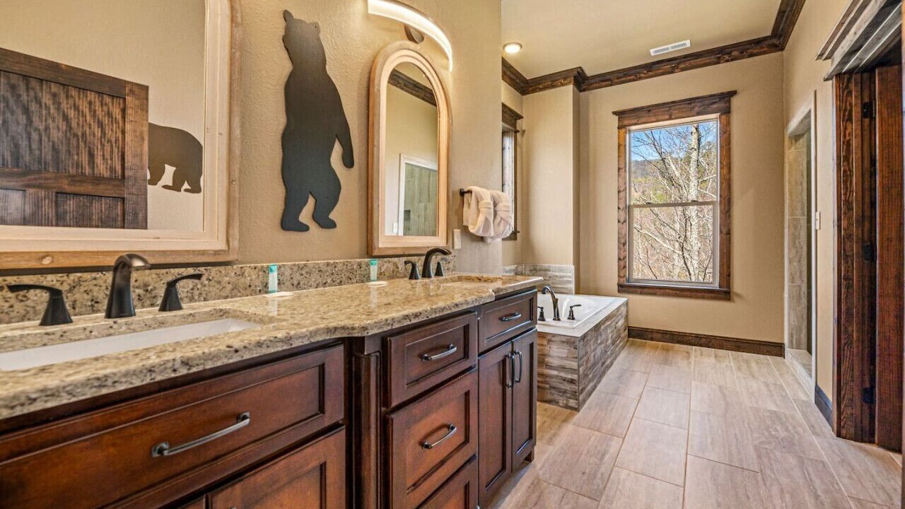 Photo of Bathroom in Gatlinburg - Pigeon Forge