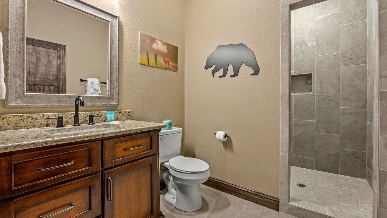 Photo of Bathroom in Gatlinburg - Pigeon Forge