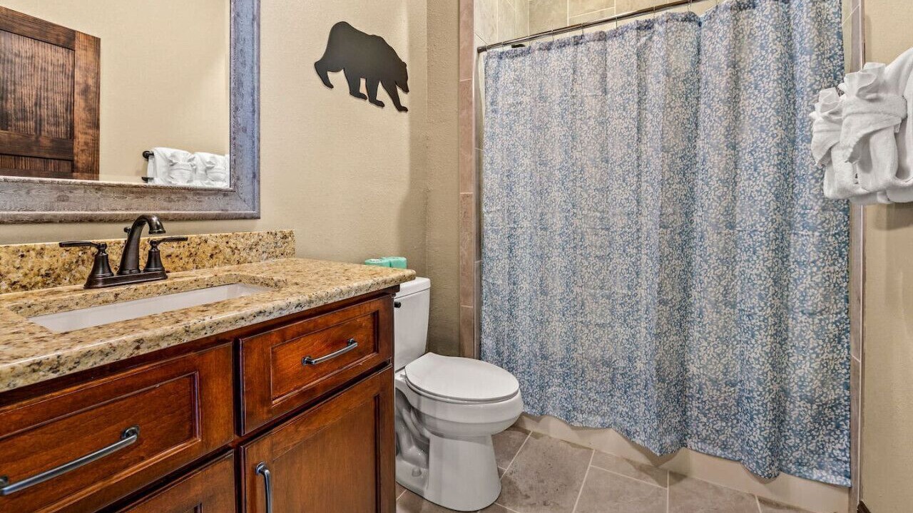 Photo of Bathroom in Gatlinburg - Pigeon Forge