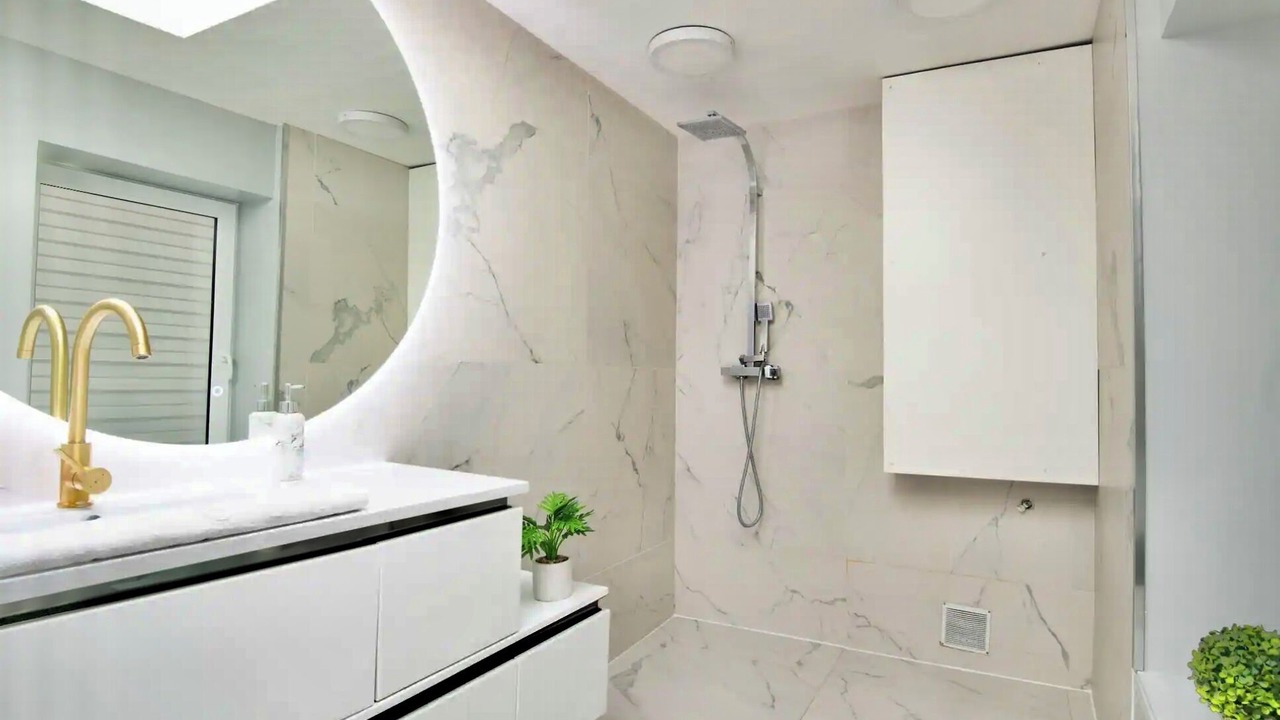 Photo of Bathroom in Mons-en-Baroeul