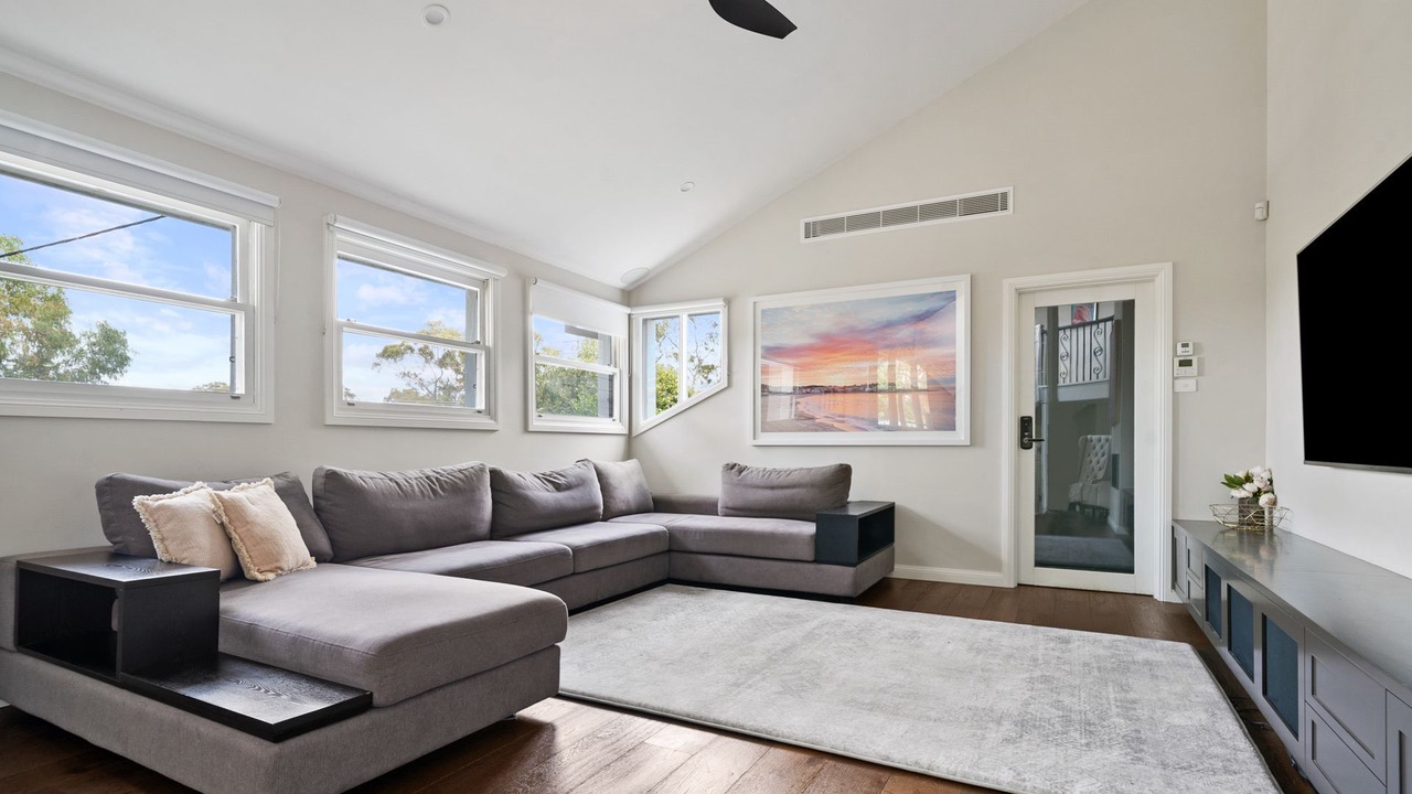 Photo of Livingroom in Oatley